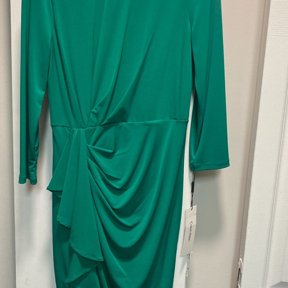 NEVER WORN! Side-Ruffle Ruched Dress - Picture 3 of 5